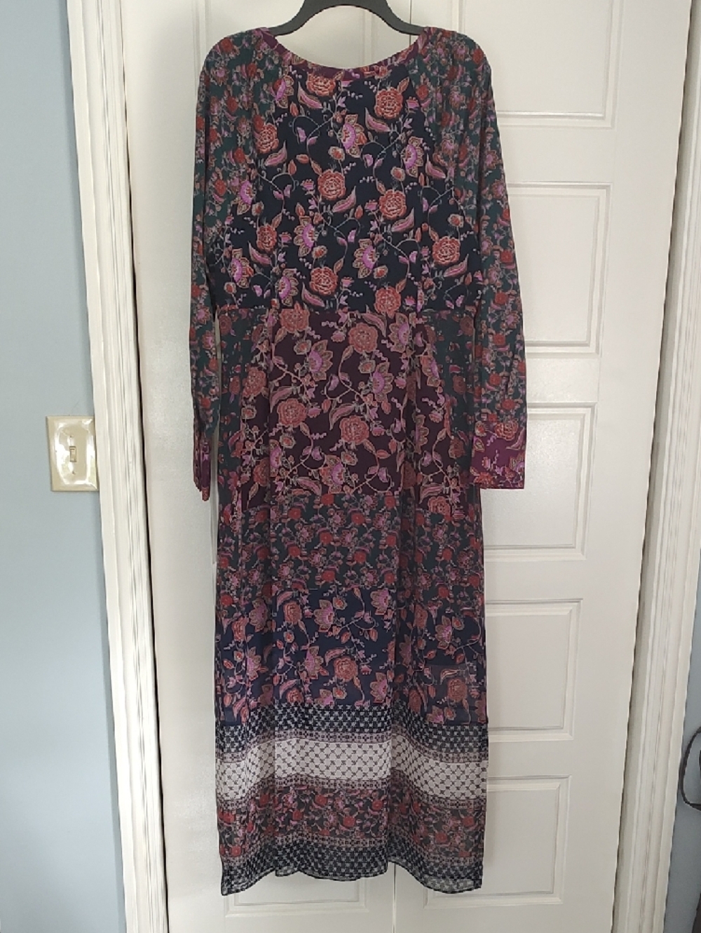Cabi - Picture 4 of 11